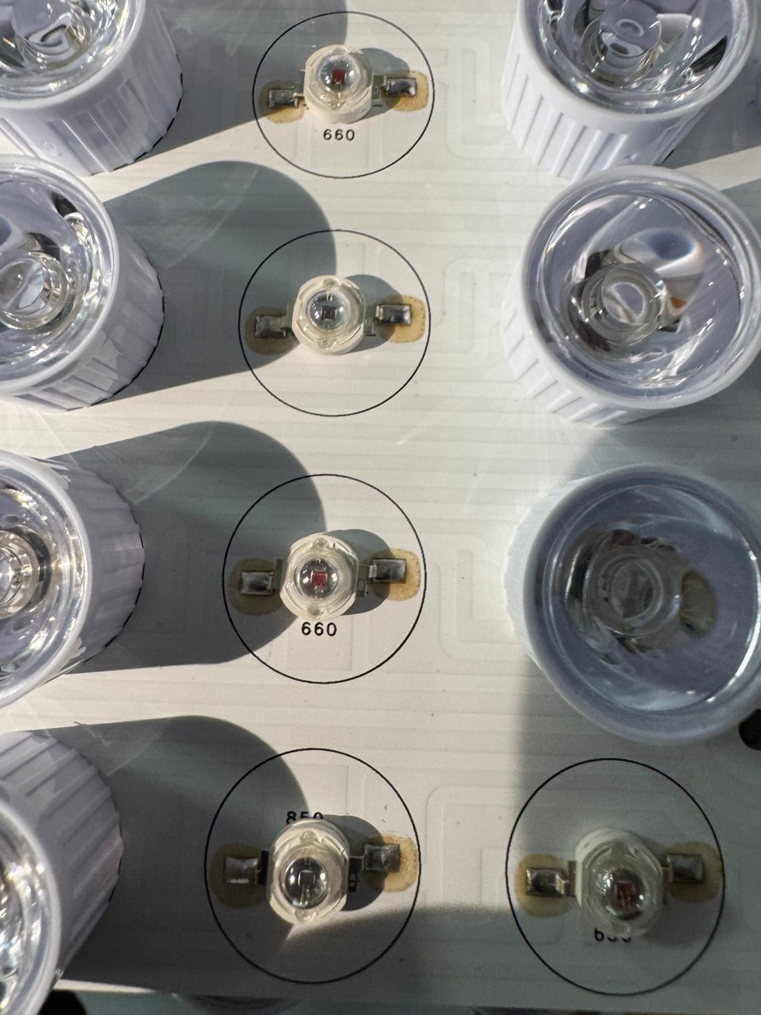 Single vs Dual Lens LEDs: Why Single-Chip Designs Are Better - Red Light Hero